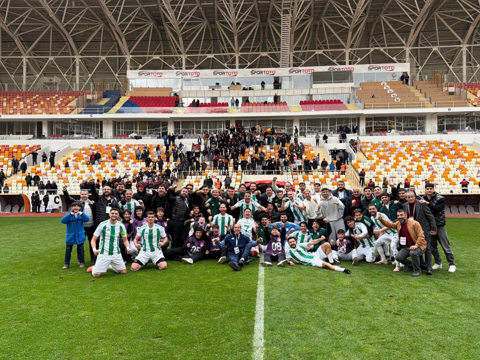 Yeşilyurtspor hedefine adım adım koşuyor: Play-Off artık hayal değil