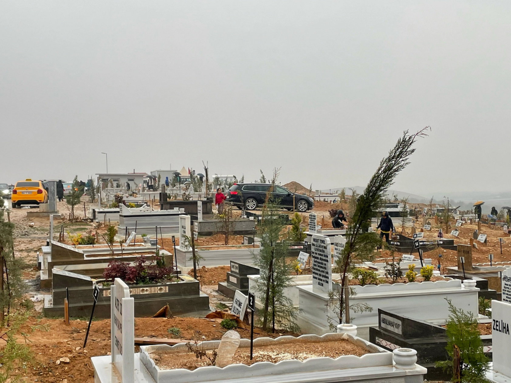 Depremin acıları bayramda da taze!