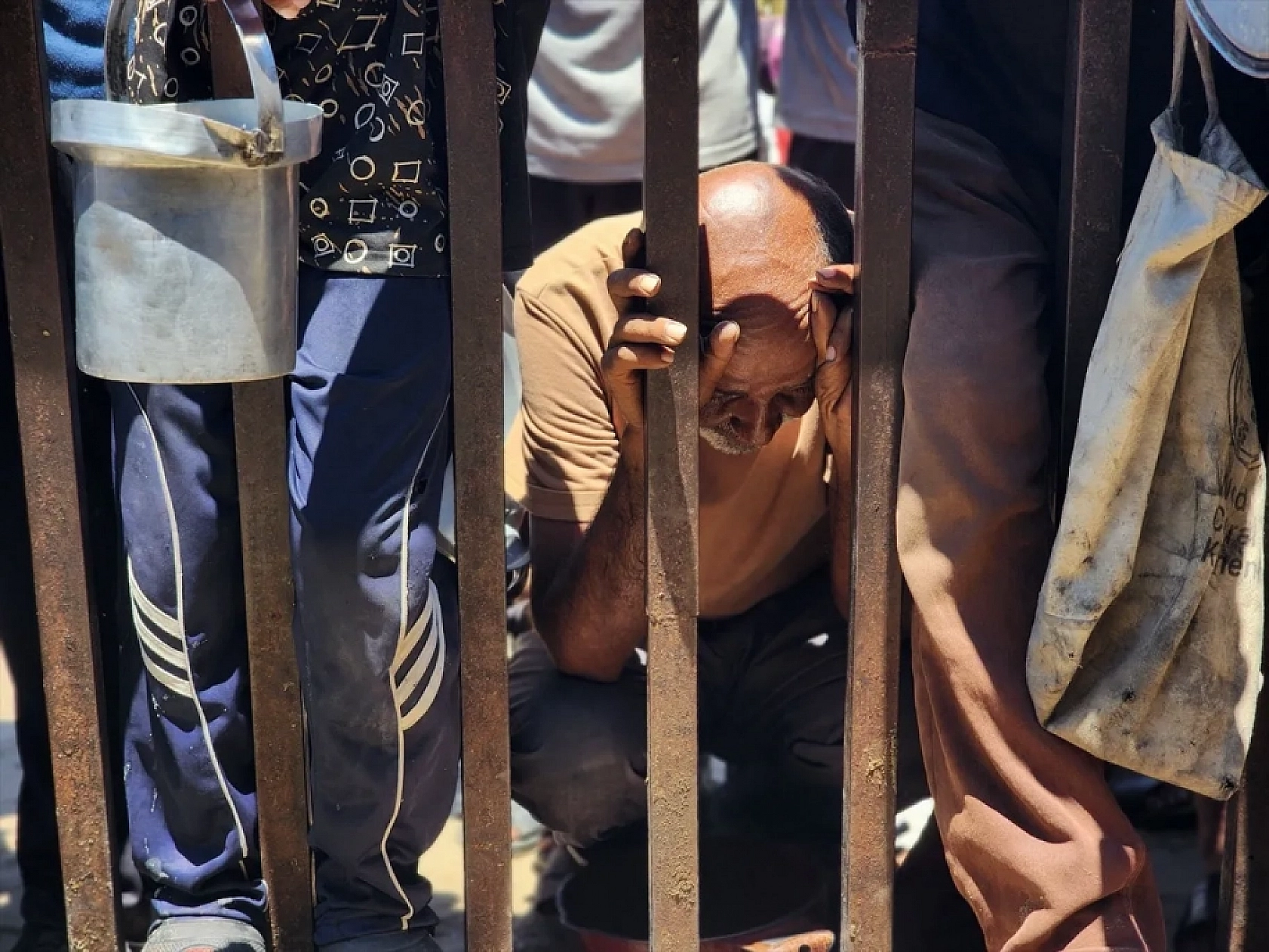 Gazze 'Açlıktan' ölüyor