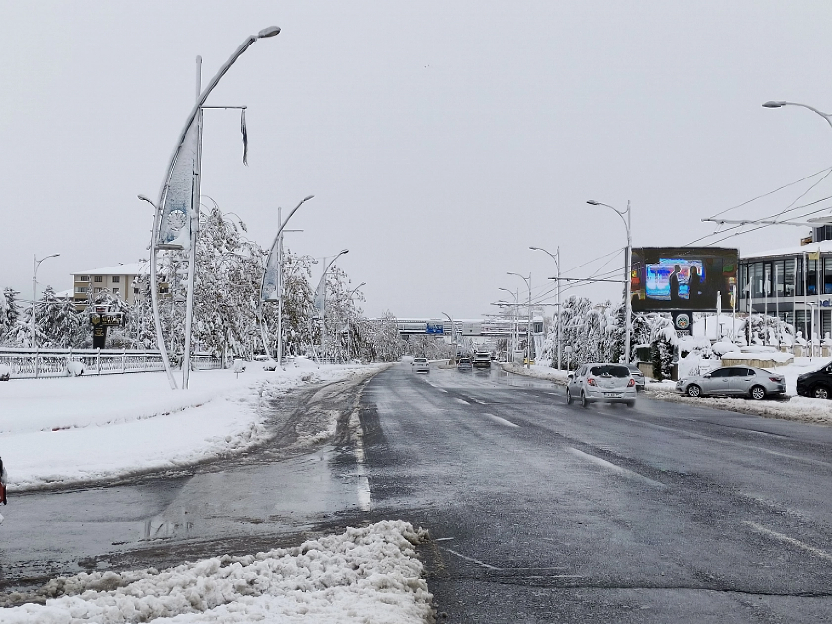 Meteoroloji Uyardı: Kara Kış Geri Geliyor! Buzlanma ve Dona Dikkat..!