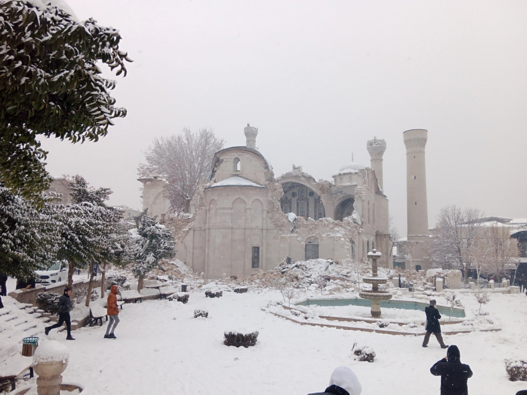 Adıyaman ve Malatya'da Paniğe Yol Açan Deprem: AFAD ve Kandilli Farklı Bilgiler Verdi!