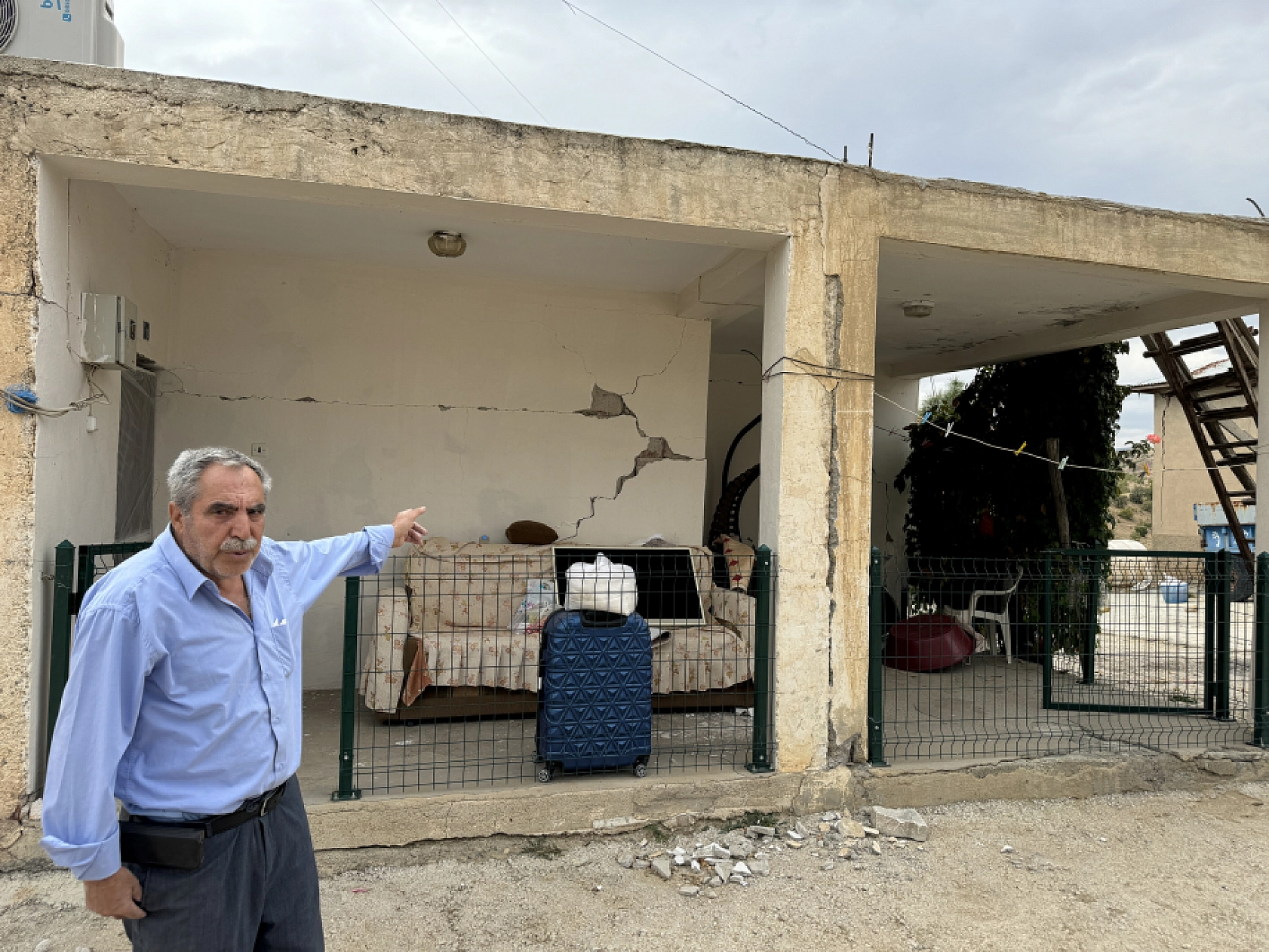 Komşuda Depremin Bilançosu: Kırsalda Evler Yıkıldı, Canlar Kurtuldu!