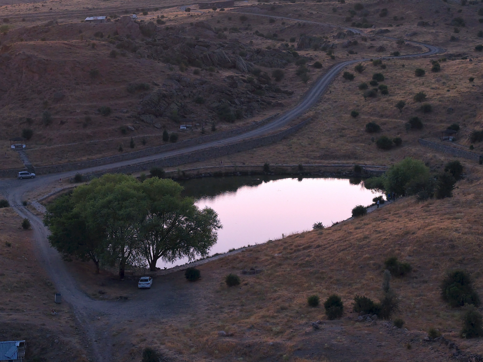 Dipsiz Göl'de gün batımı büyüledi