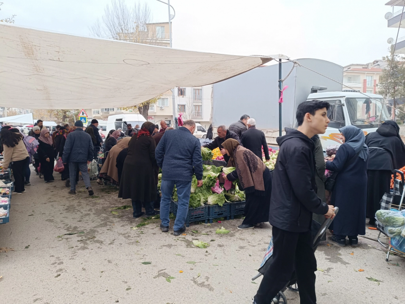 Malatya'da soğuk hava pazar fiyatını etkiledi: Sebze ve meyve cep yaktı!