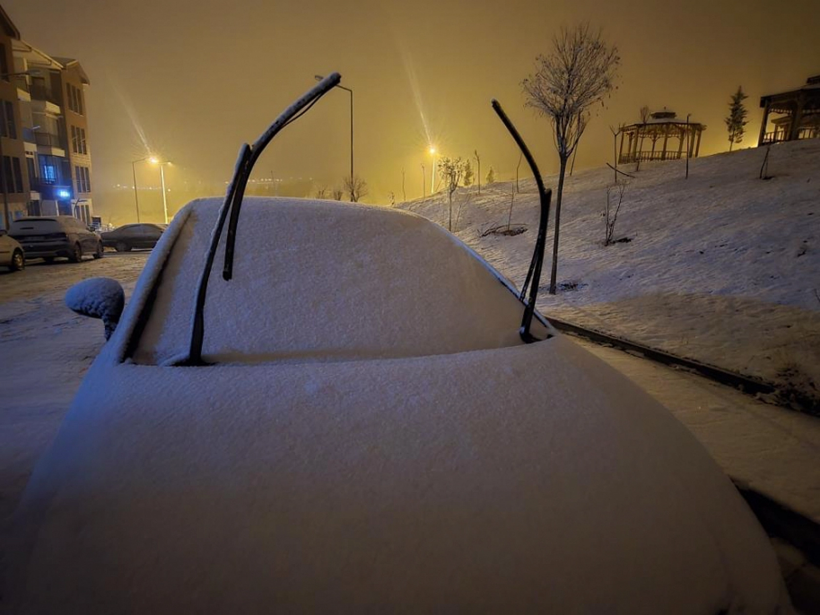 Malatyalılar Soruyor! Elazığ'daki Araçlara Kar Mı Yağdı? Buz Mu Tuttu?