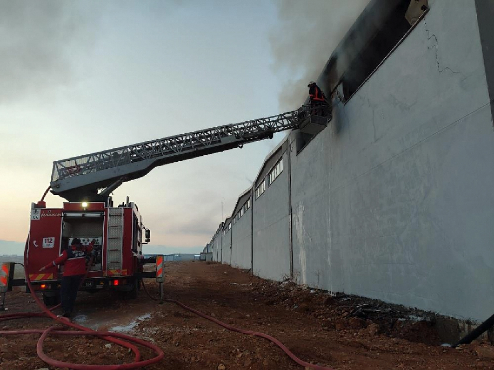 Kağıt Fabrikasında Çıkan Yangın, Diğer İşyerlerine Sıçramadan Söndürüldü!