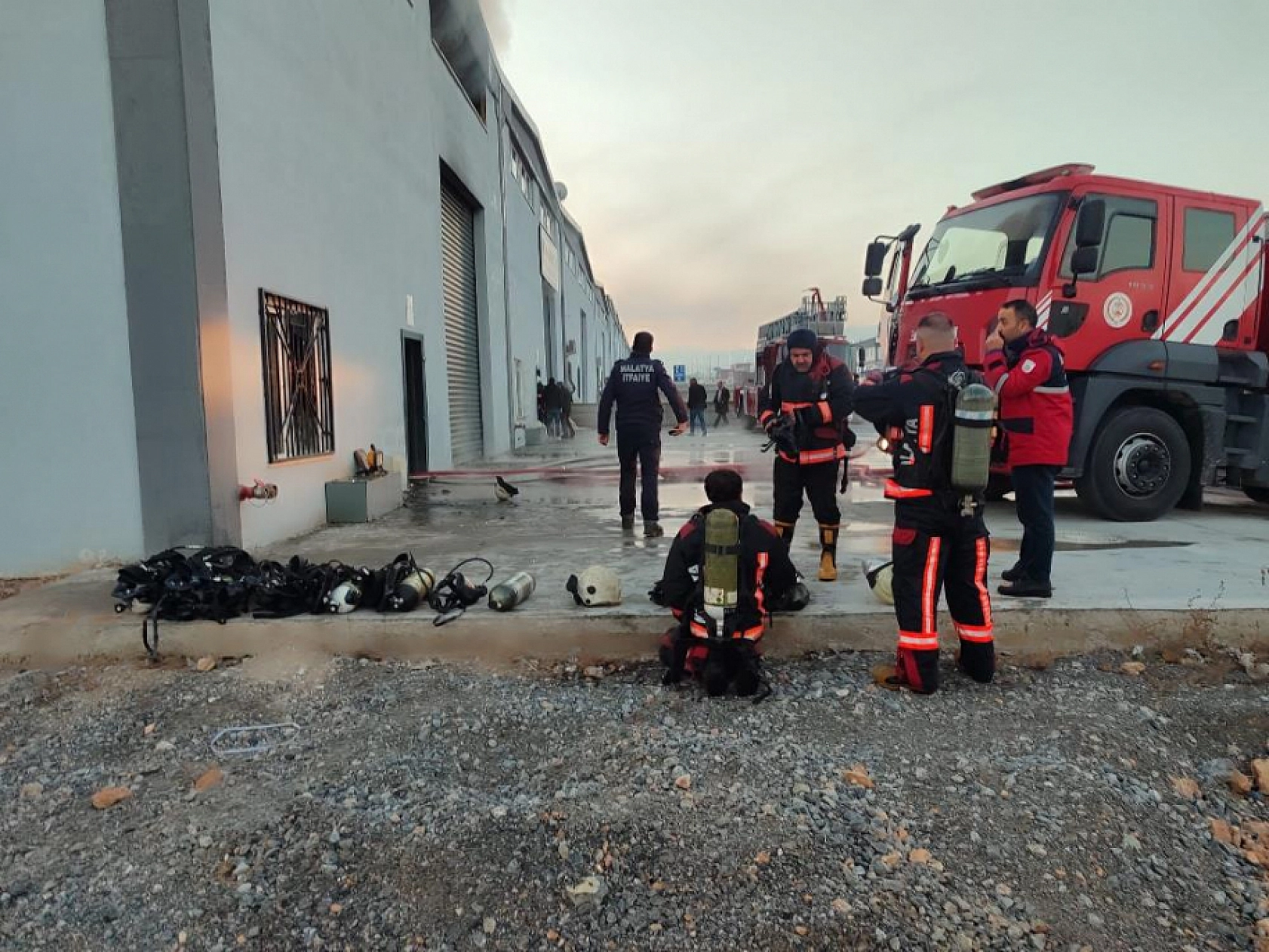 Kağıt Fabrikasında Çıkan Yangın, Diğer İşyerlerine Sıçramadan Söndürüldü!