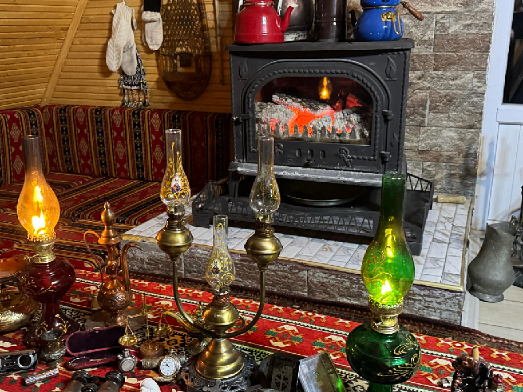 Bin 600 Rakımda Antika Eşyalarla Bungalov Ev Görenleri Hayran Bırakıyor!