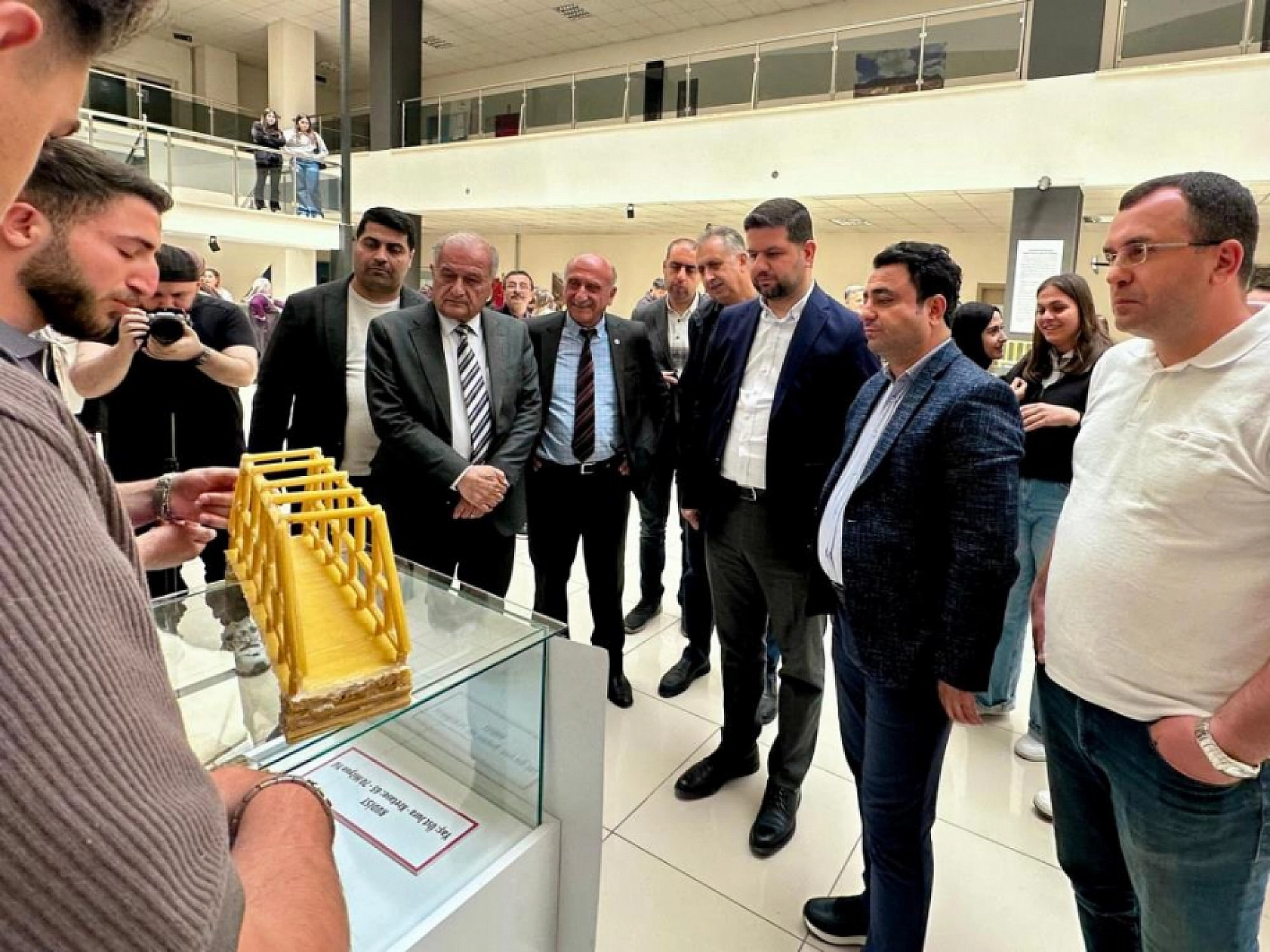 Malatya'da çubuk makarna ile mühendislik şovu