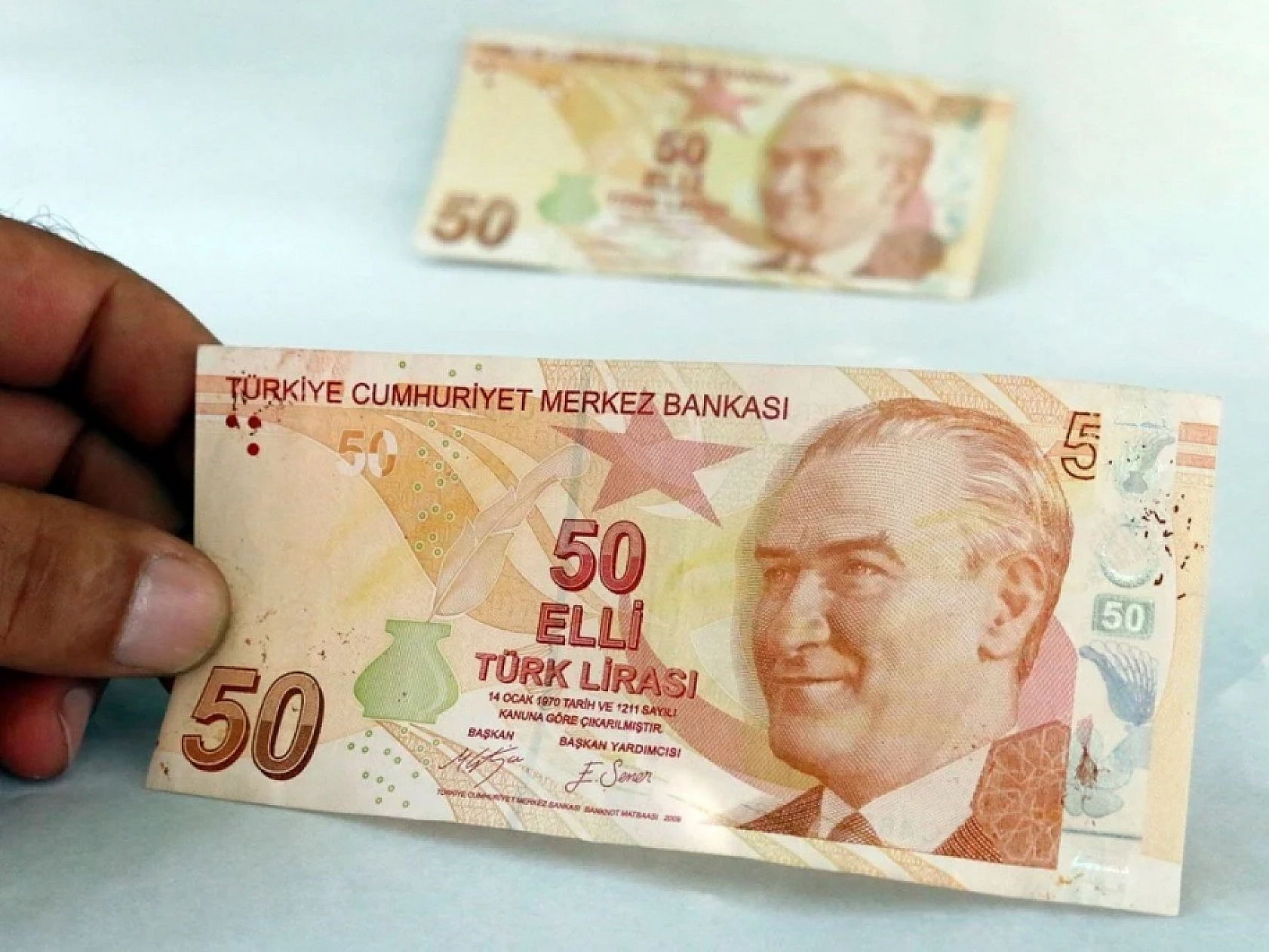 Yeni Tertip 50 TL ve 5 TL Banknotlar Tedavüle Çıkıyor