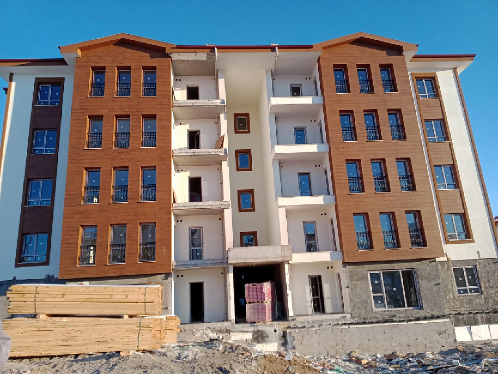 Yıl Sonuna Kadar Kaç Konut Teslim Edilecek? Bakan Kurum Tek Tek Açıkladı! İşte Detaylar…