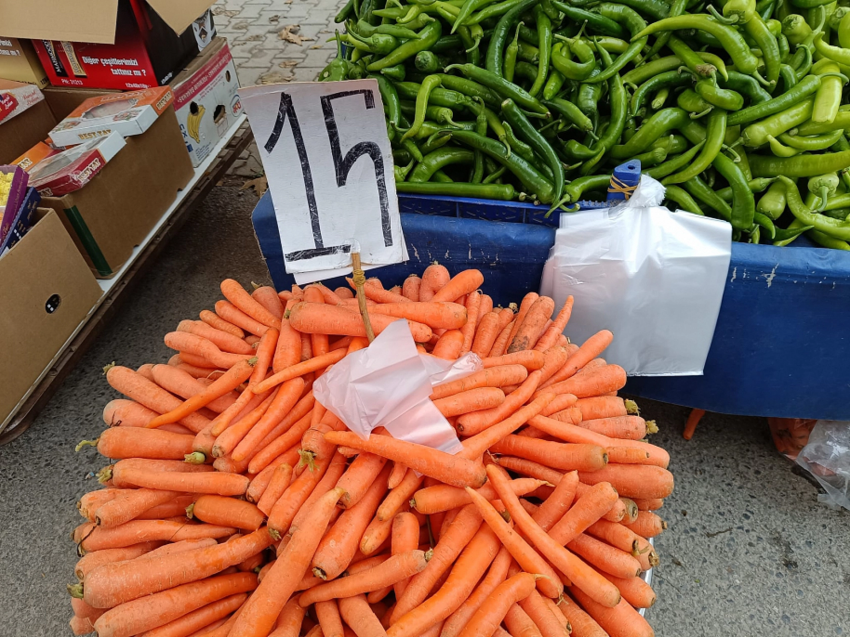 Malatya'da soğuk hava pazar fiyatını etkiledi: Sebze ve meyve cep yaktı!