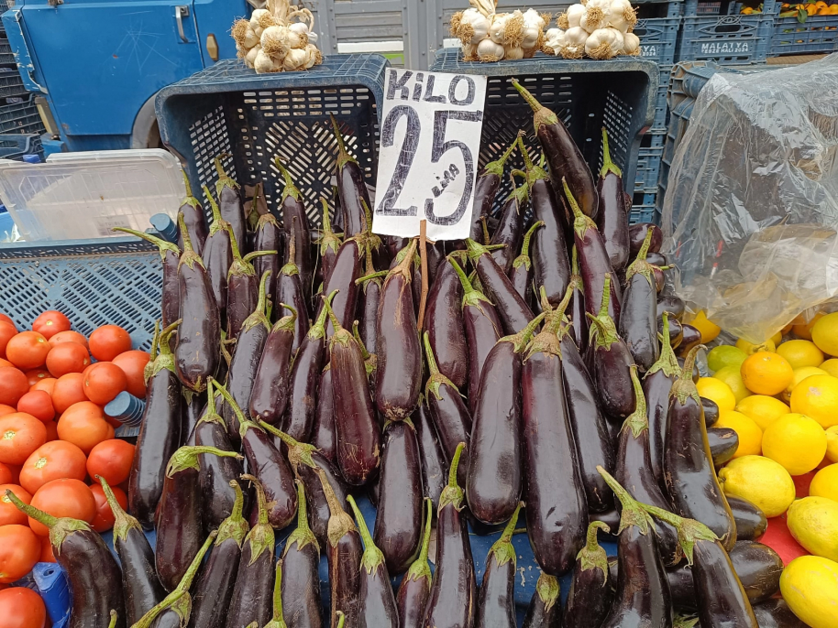 Malatya'da soğuk hava pazar fiyatını etkiledi: Sebze ve meyve cep yaktı!