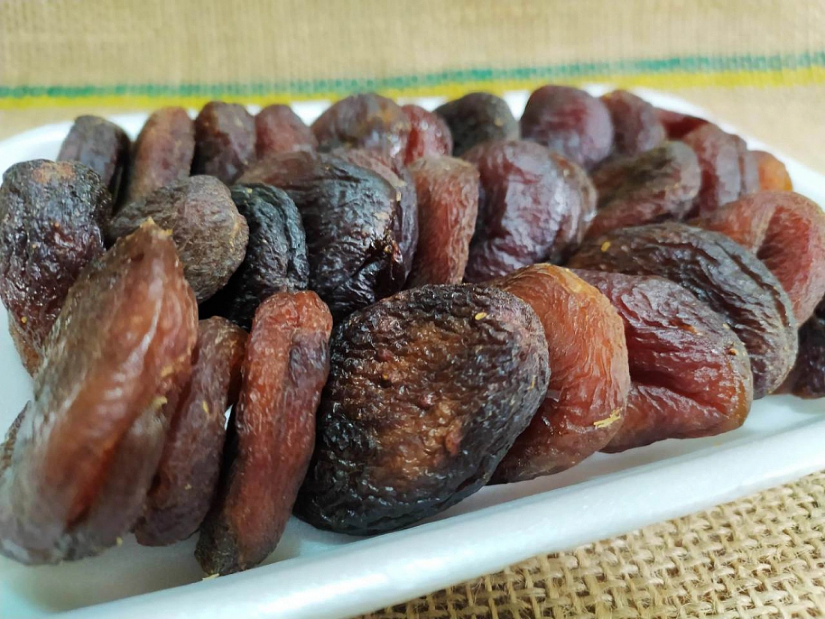 Kuru Kayısı Fiyatı Şaşırttı: Bu Defa Marketler Değil Üretici Kazandı!