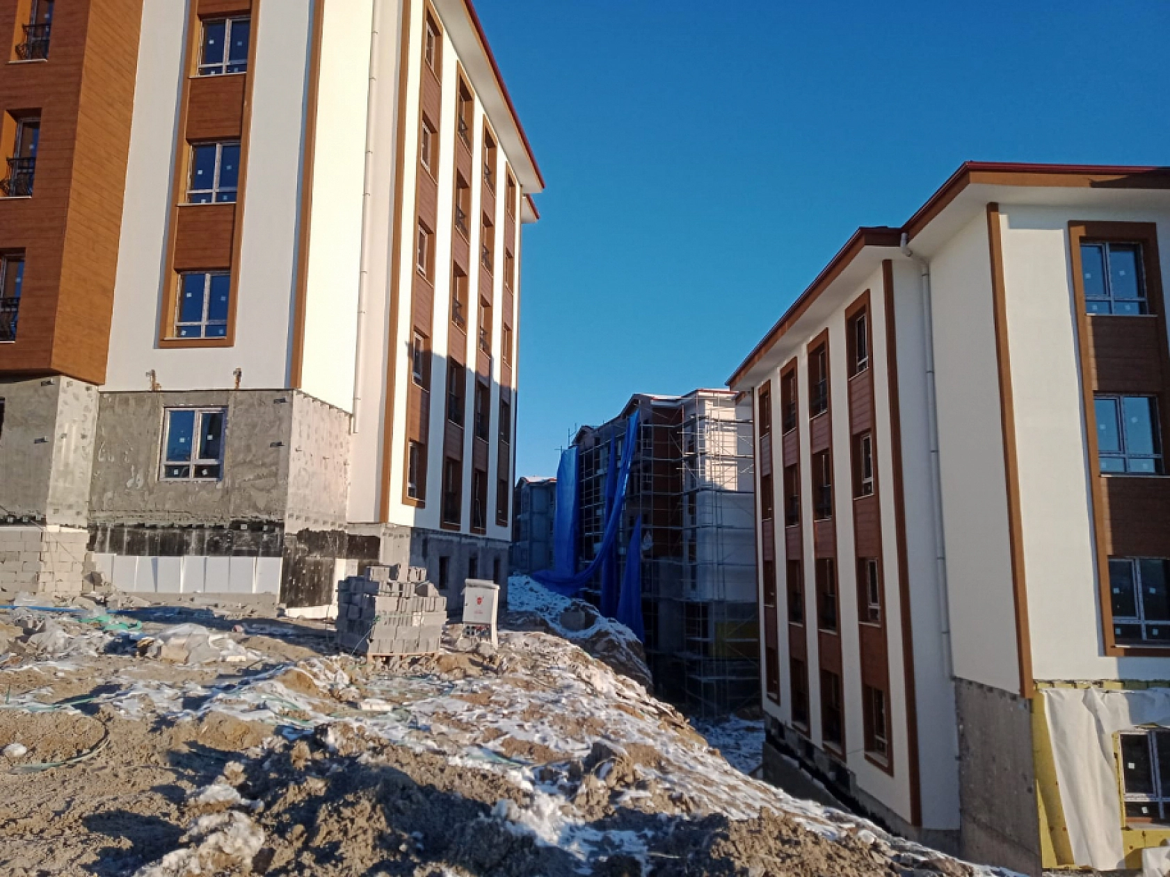 Yıl Sonuna Kadar Kaç Konut Teslim Edilecek? Bakan Kurum Tek Tek Açıkladı! İşte Detaylar…