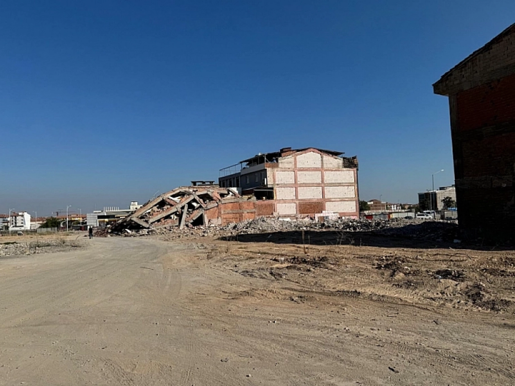 Malatya'da O Mahalle Kaderine Terk Edildi. 2 Yıl Geçti. Ortada Temel Yok!