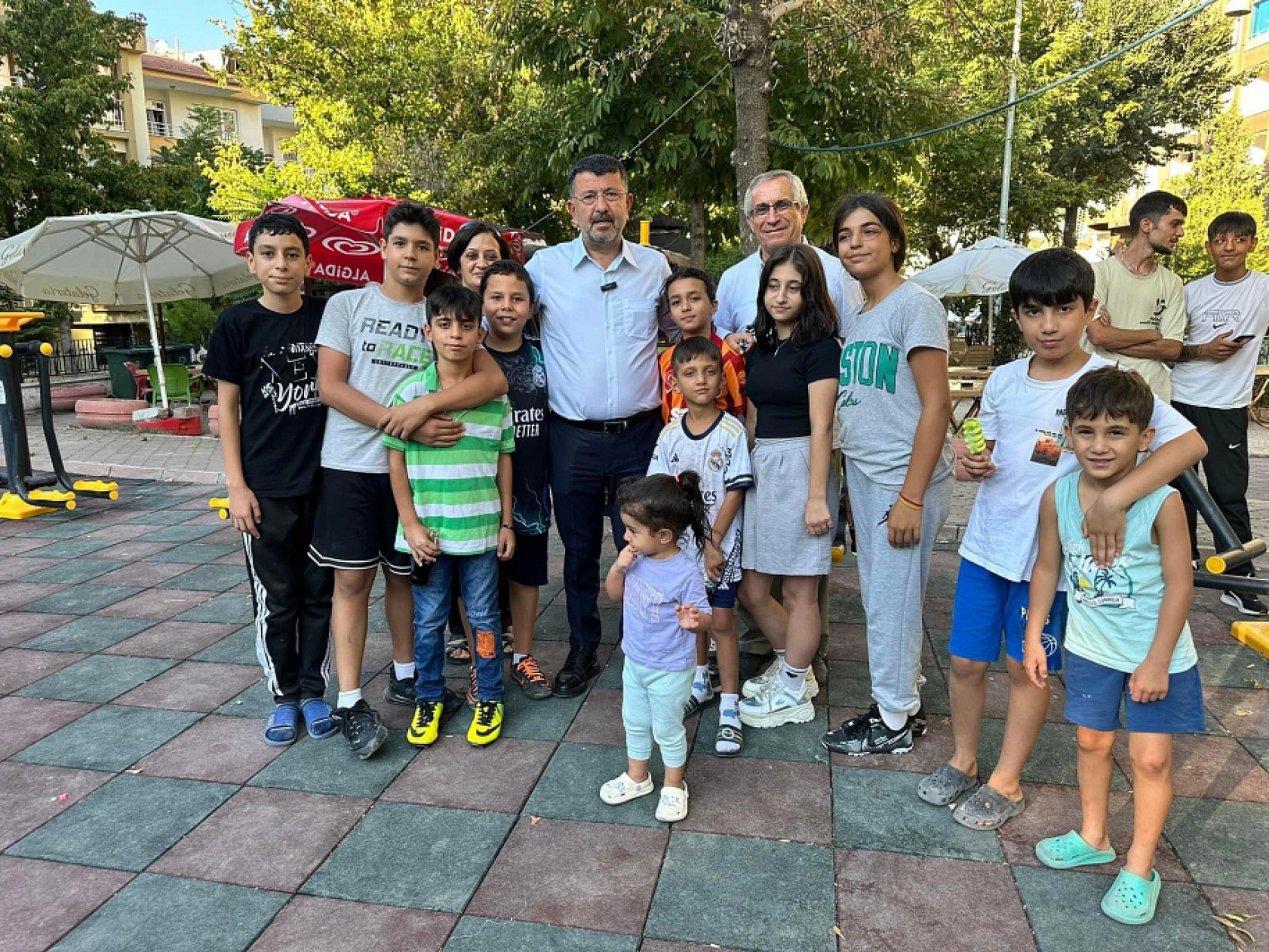 Seçimi kaybetti, gönülleri kazandı: Doğu Anadolu'nun en beğenilen vekili seçildi