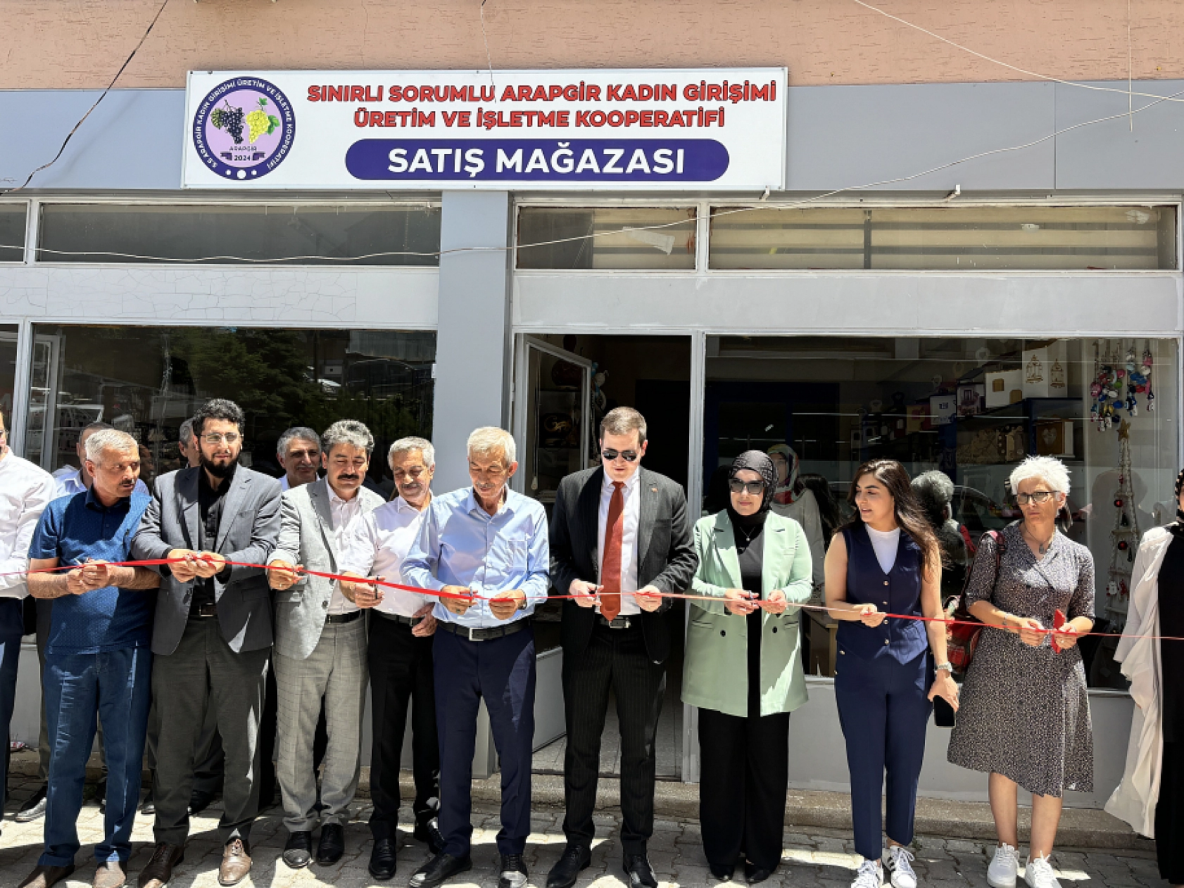 Arapgir'de Kadın Emeği Değere Dönüyor: Mağaza Açıldı!