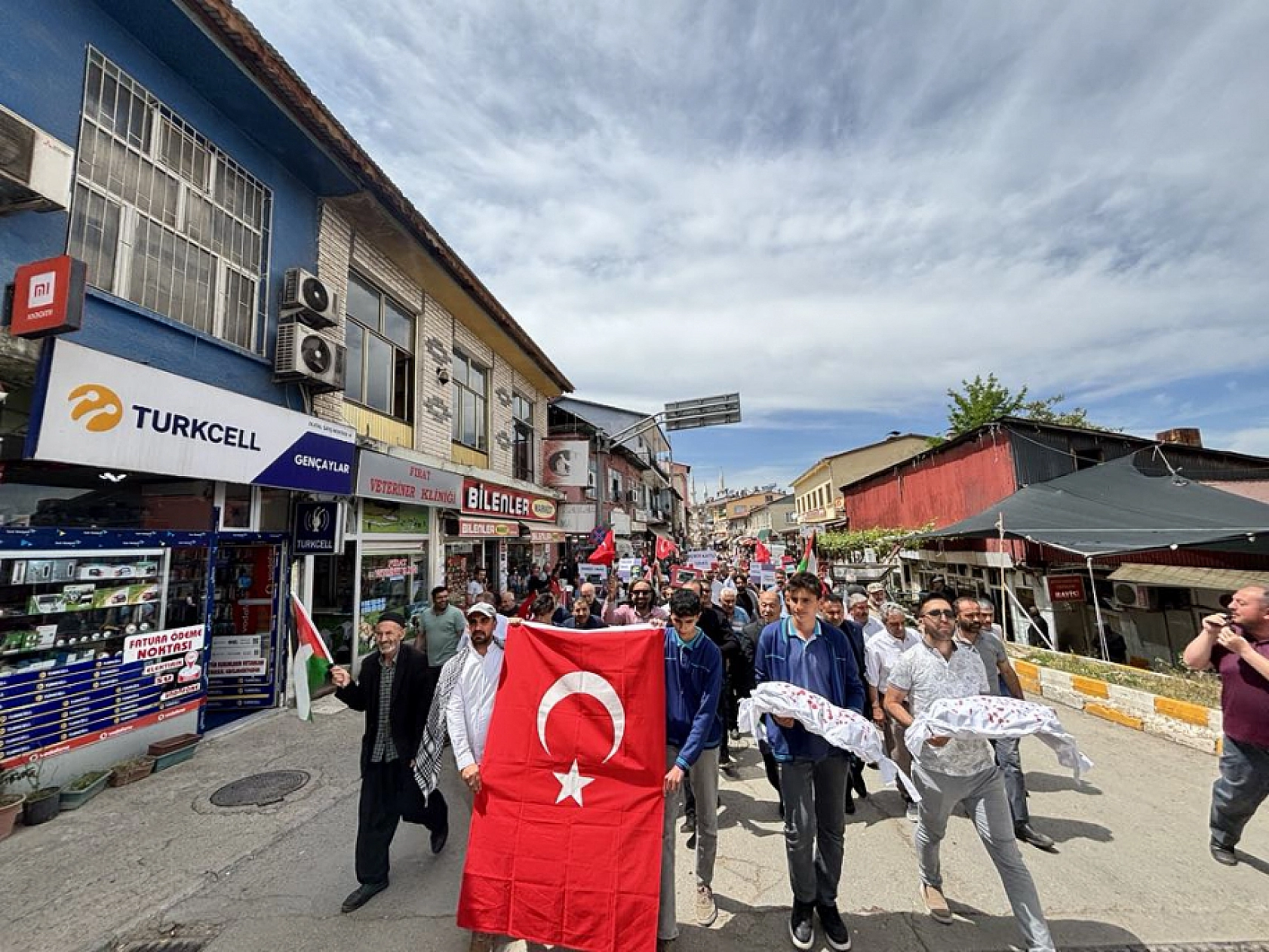 Arapgir'den Gazze'ye vefa: Gıyabi cenaze namazı ve sessiz yürüyüş düzenlendi