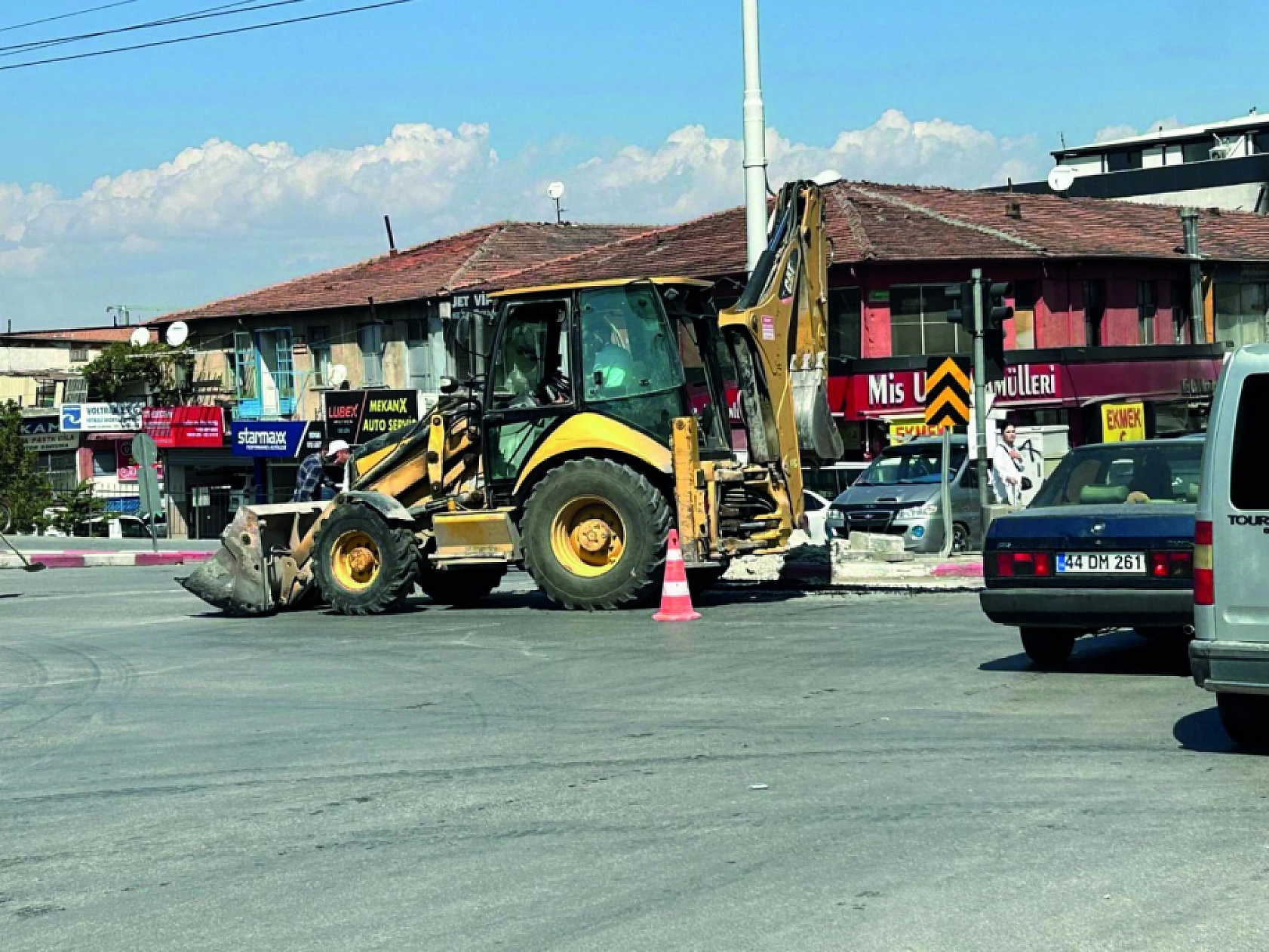 Oto Tamir Fiyatı Cüzdanı Zorladı: Vatandaş Tamir Ettiremediği Aracını Satıyor!
