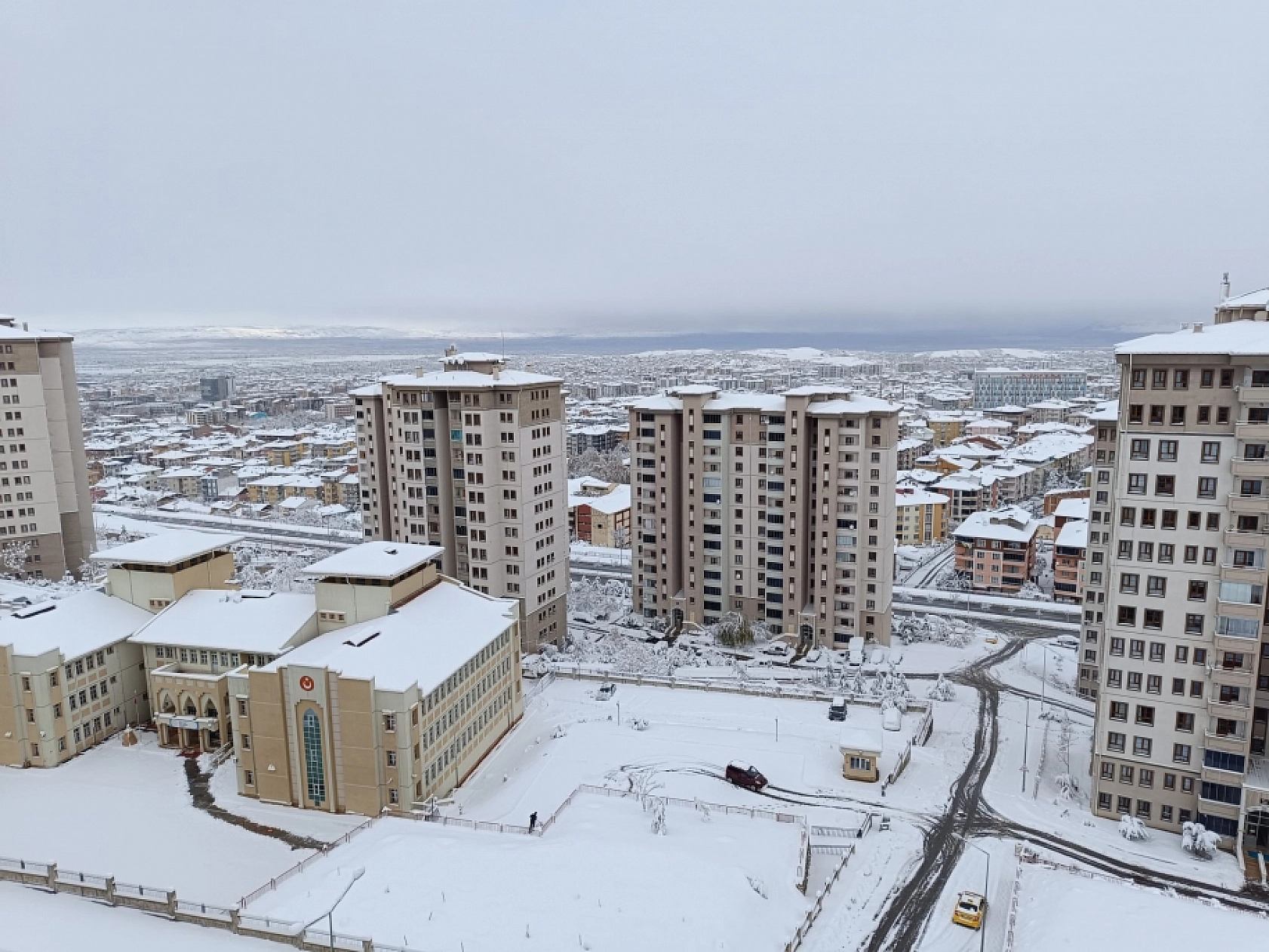 Malatya'da Kar, TV Yayınına Kışlık İzin Verdi! Yayınlar 'Dondu'
