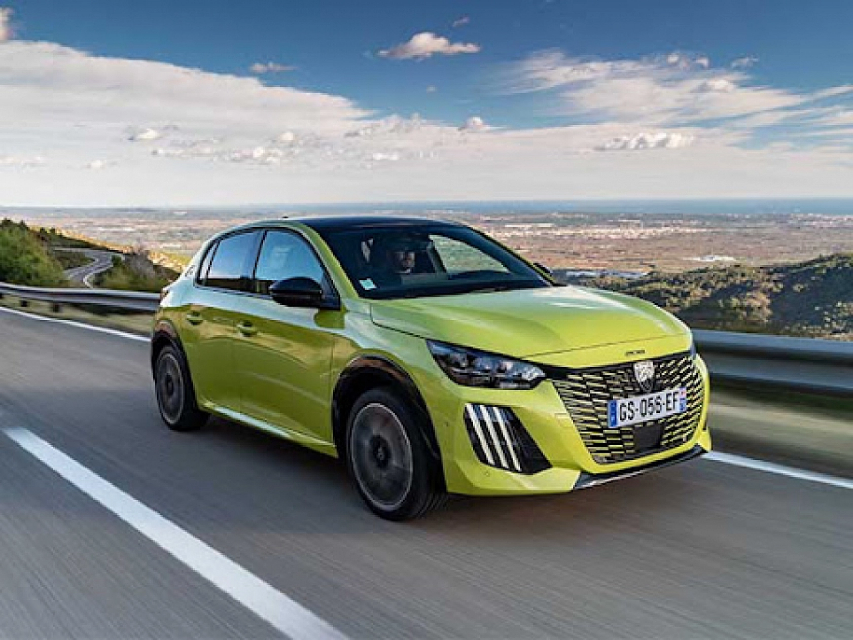 Enflasyon etkisiyle araç fiyatlarında şok artış: Yeni fiyatlar piyasayı salladı...