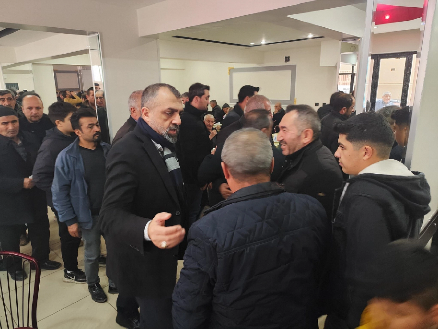 Makama değil hizmetkarlığa talibiz