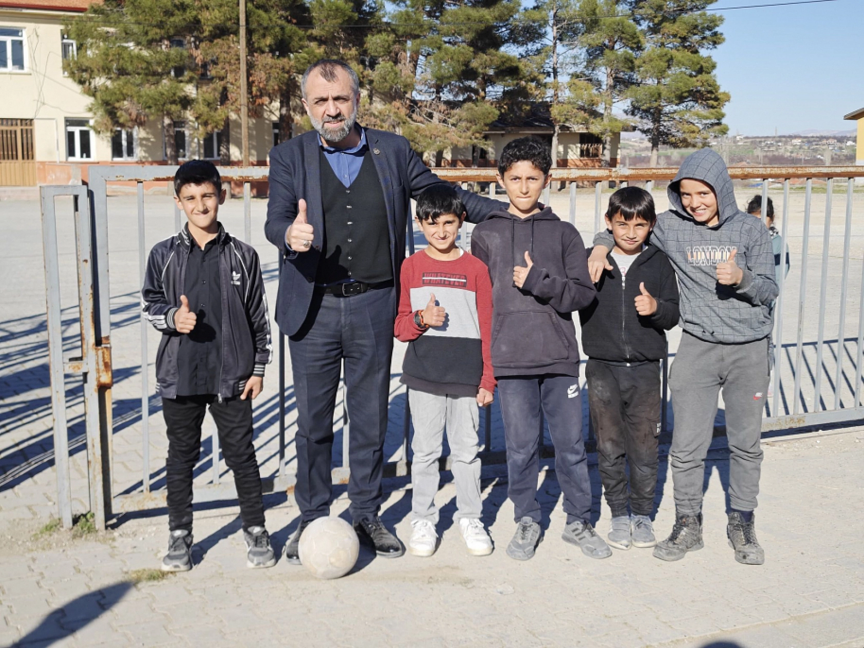 Makama değil hizmetkarlığa talibiz