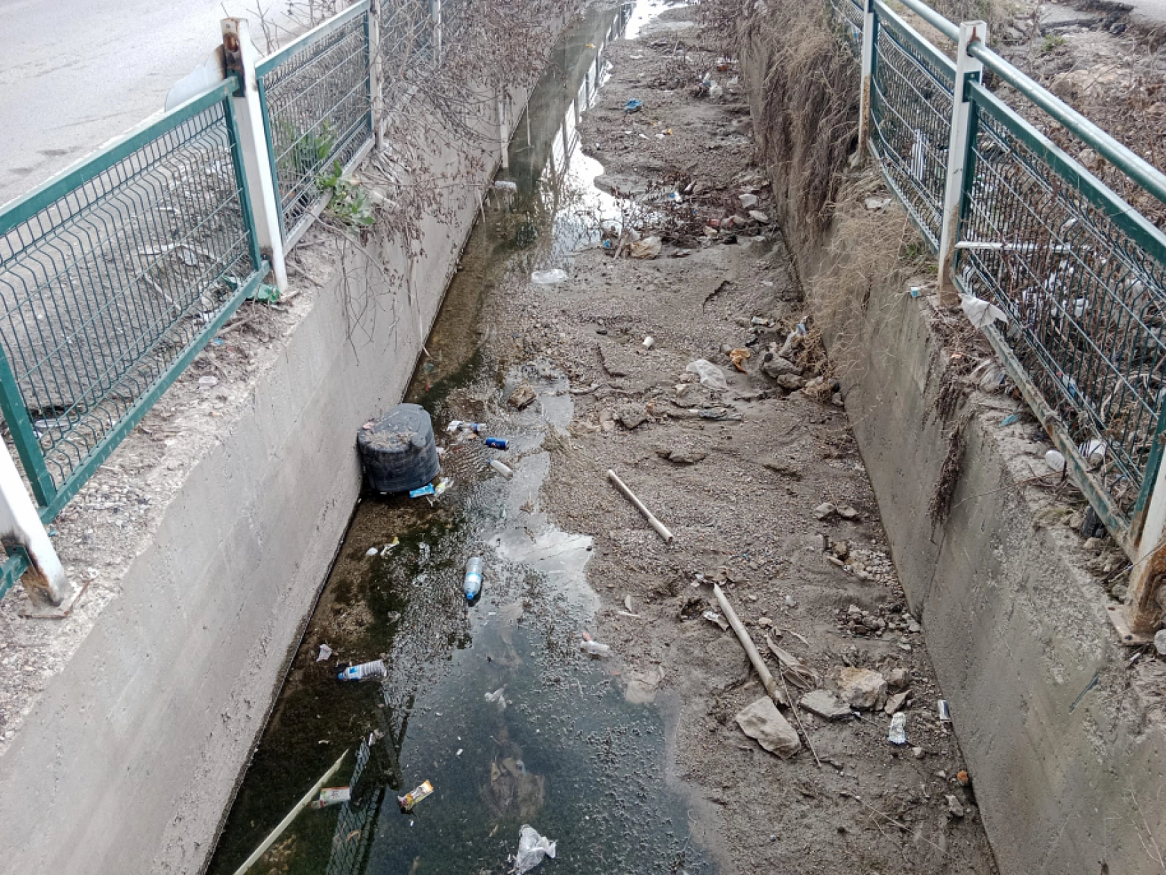 Böyle kirlilik görülmedi! Vatandaşlar tedirgin!