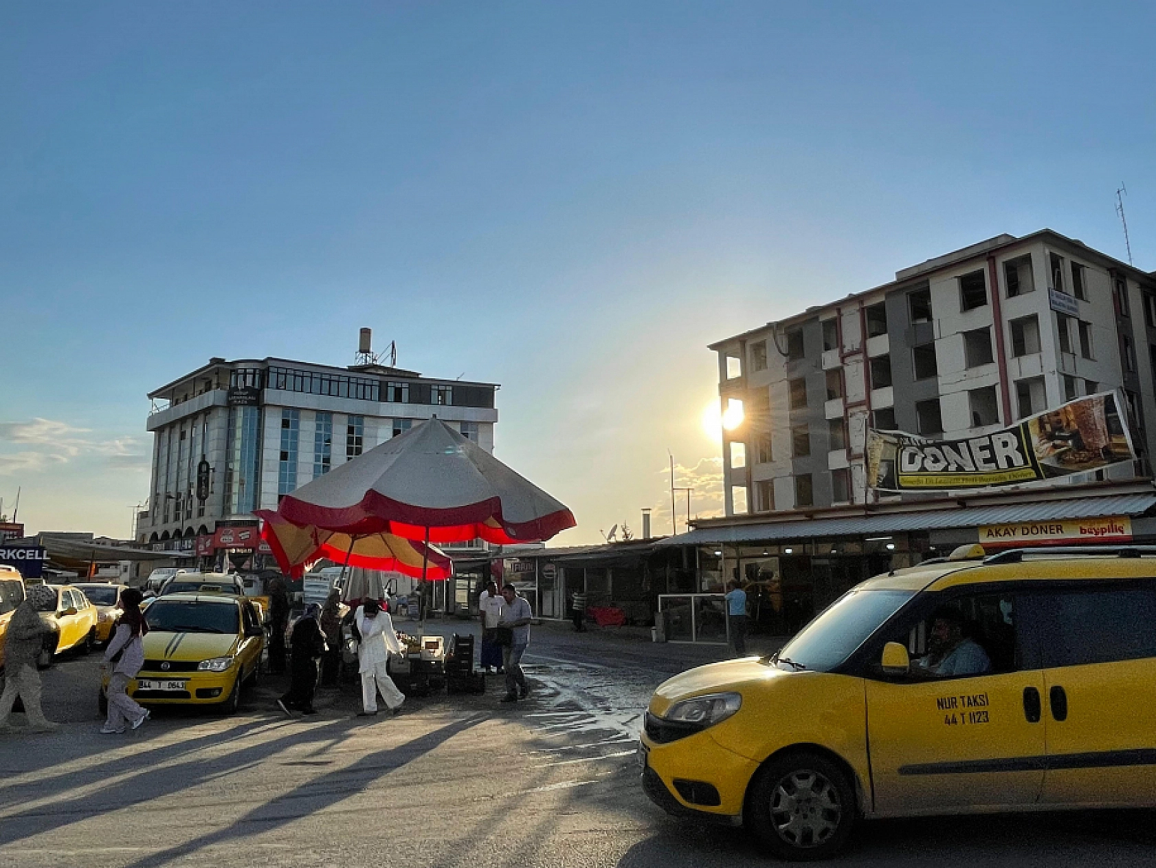 Rezerv Alan İlan Edilmişti. Depremzede Esnaf, Yeni İş Yerlerini Bekliyor...