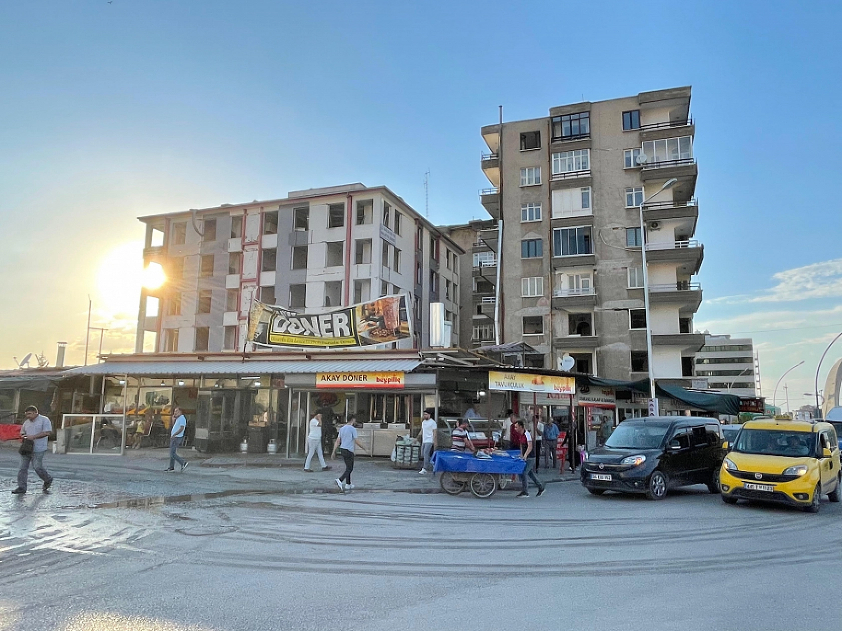 Rezerv Alan İlan Edilmişti. Depremzede Esnaf, Yeni İş Yerlerini Bekliyor...