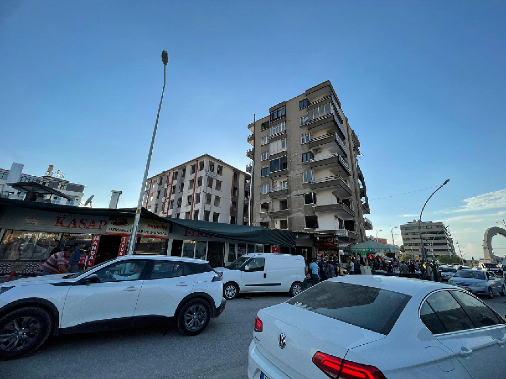 Rezerv Alan İlan Edilmişti. Depremzede Esnaf, Yeni İş Yerlerini Bekliyor...