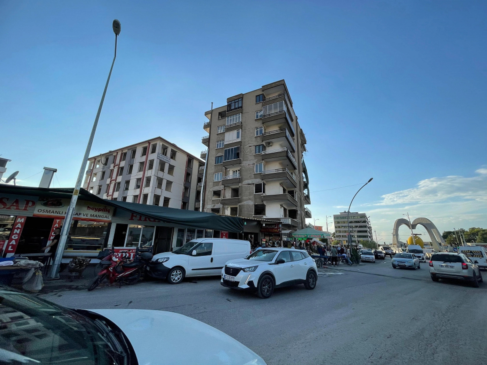 Rezerv Alan İlan Edilmişti. Depremzede Esnaf, Yeni İş Yerlerini Bekliyor...