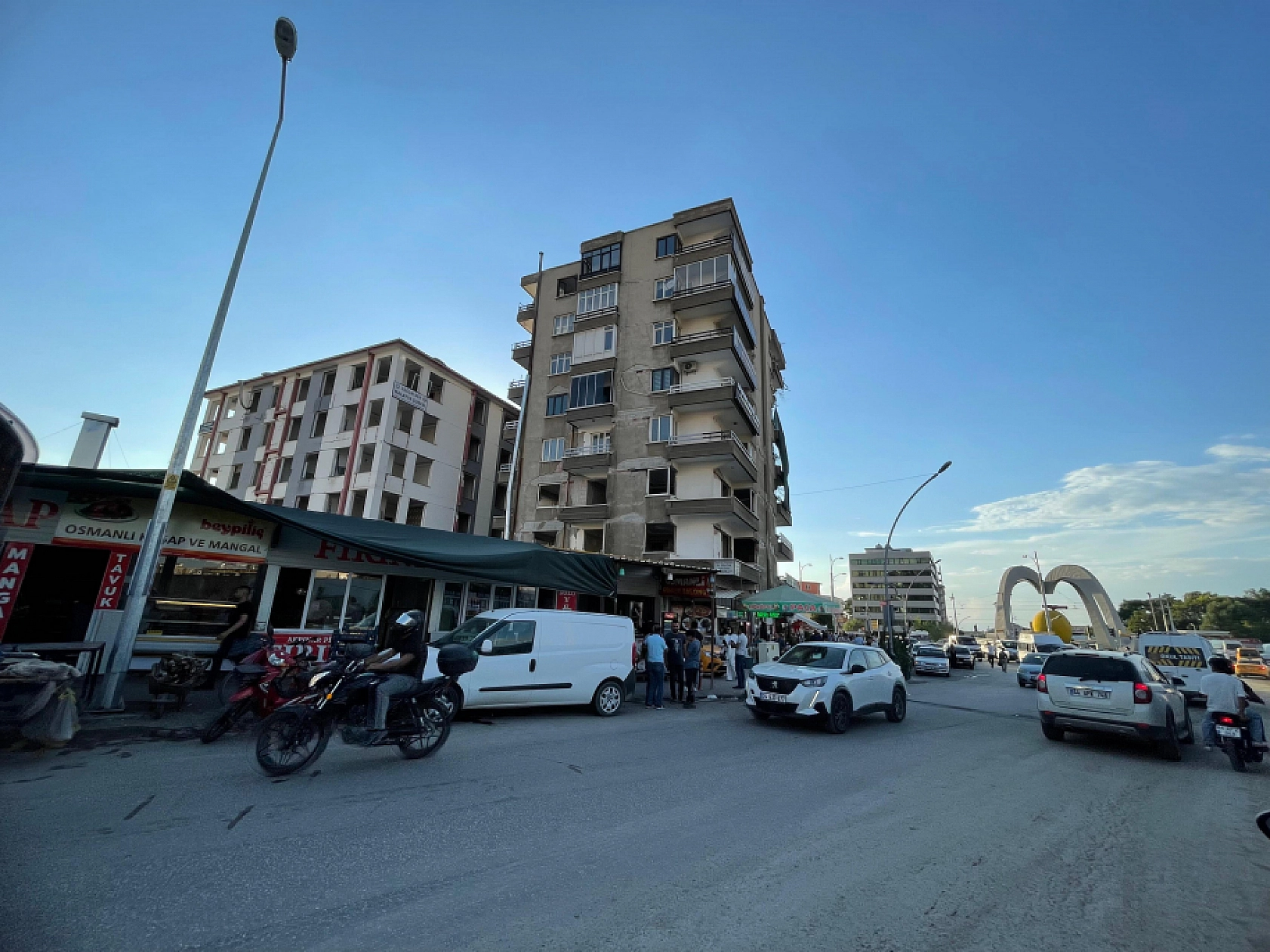 Rezerv Alan İlan Edilmişti. Depremzede Esnaf, Yeni İş Yerlerini Bekliyor...