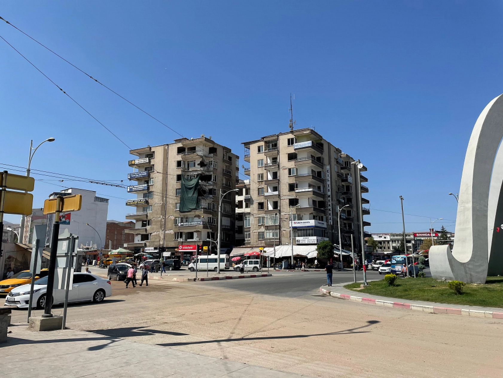 Rezerv Alan İlan Edilmişti. Depremzede Esnaf, Yeni İş Yerlerini Bekliyor...