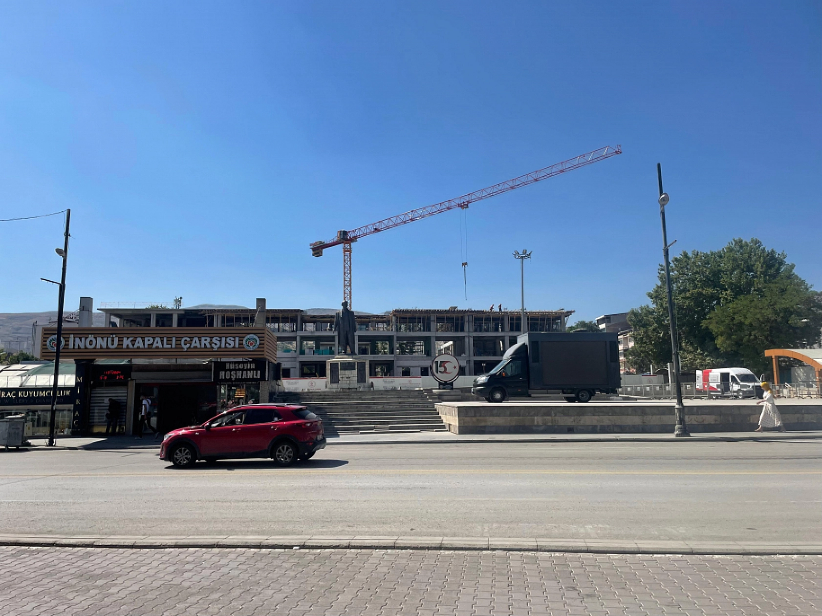 Malatya'da Bir Yıl Önce İnşasına Başlandı.. Halen Temelinden Su Çıkıyor..!
