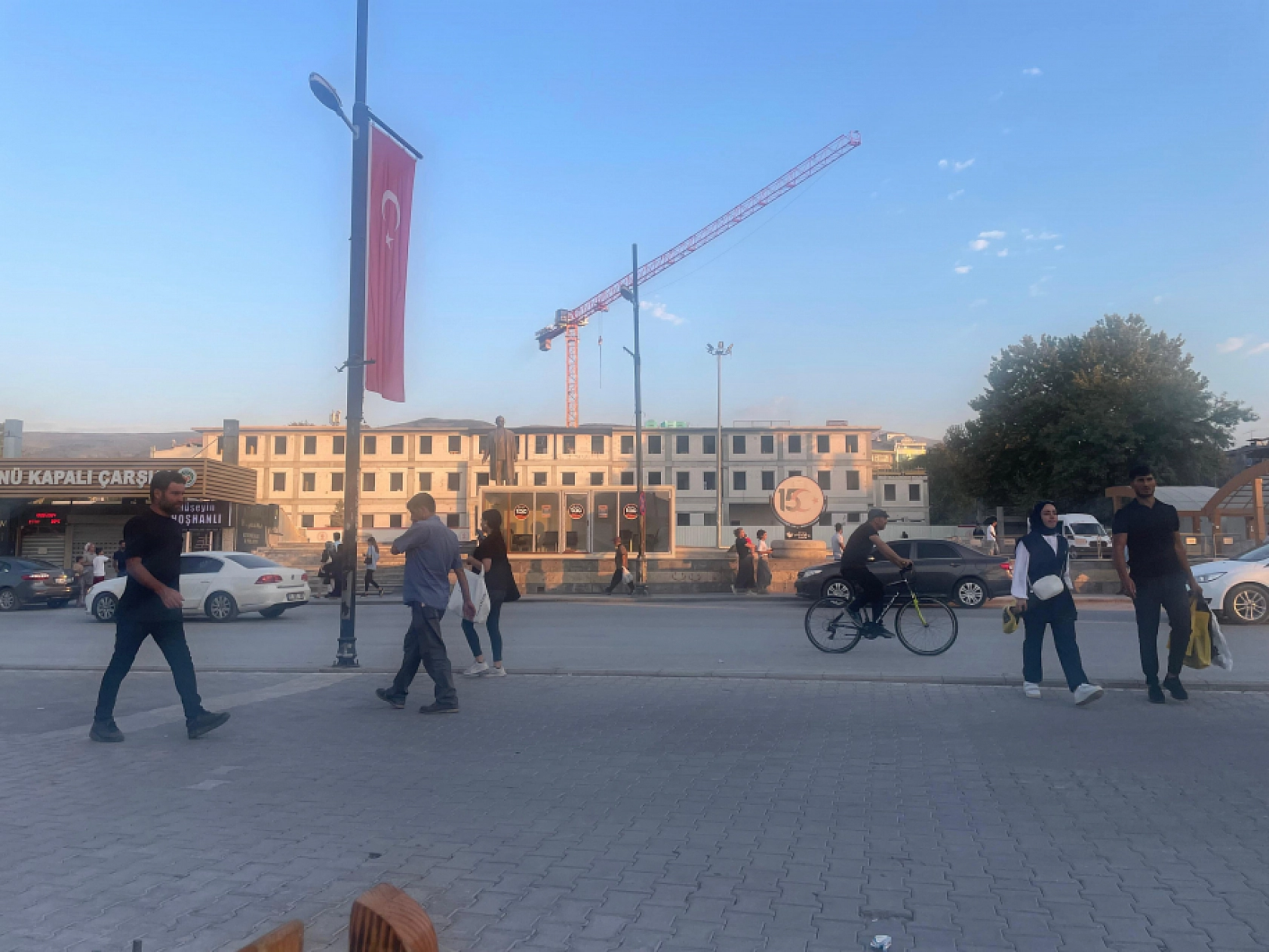 Malatya'da Bir Yıl Önce İnşasına Başlandı.. Halen Temelinden Su Çıkıyor..!