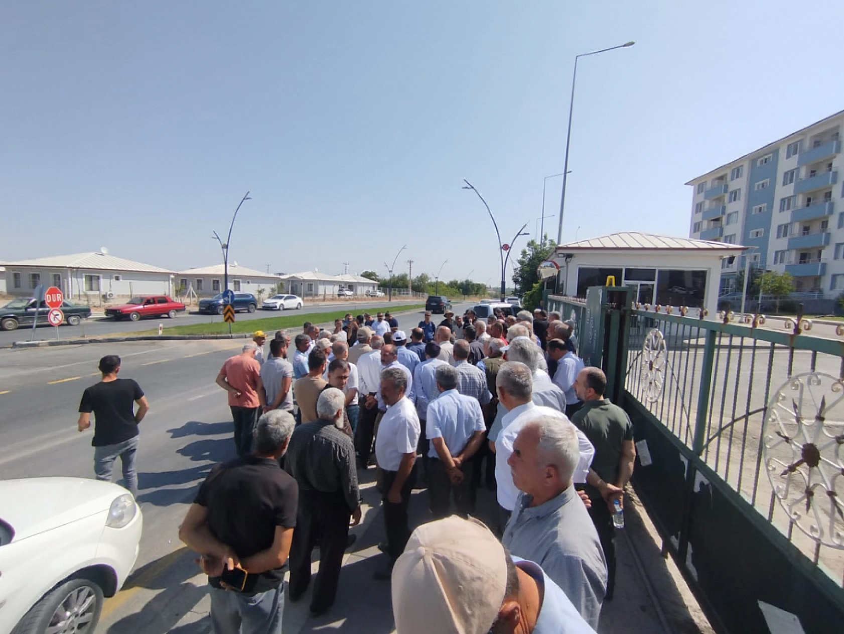 Malatya'da sulama krizi büyüyor! Çiftçilerden DSİ önünde protesto