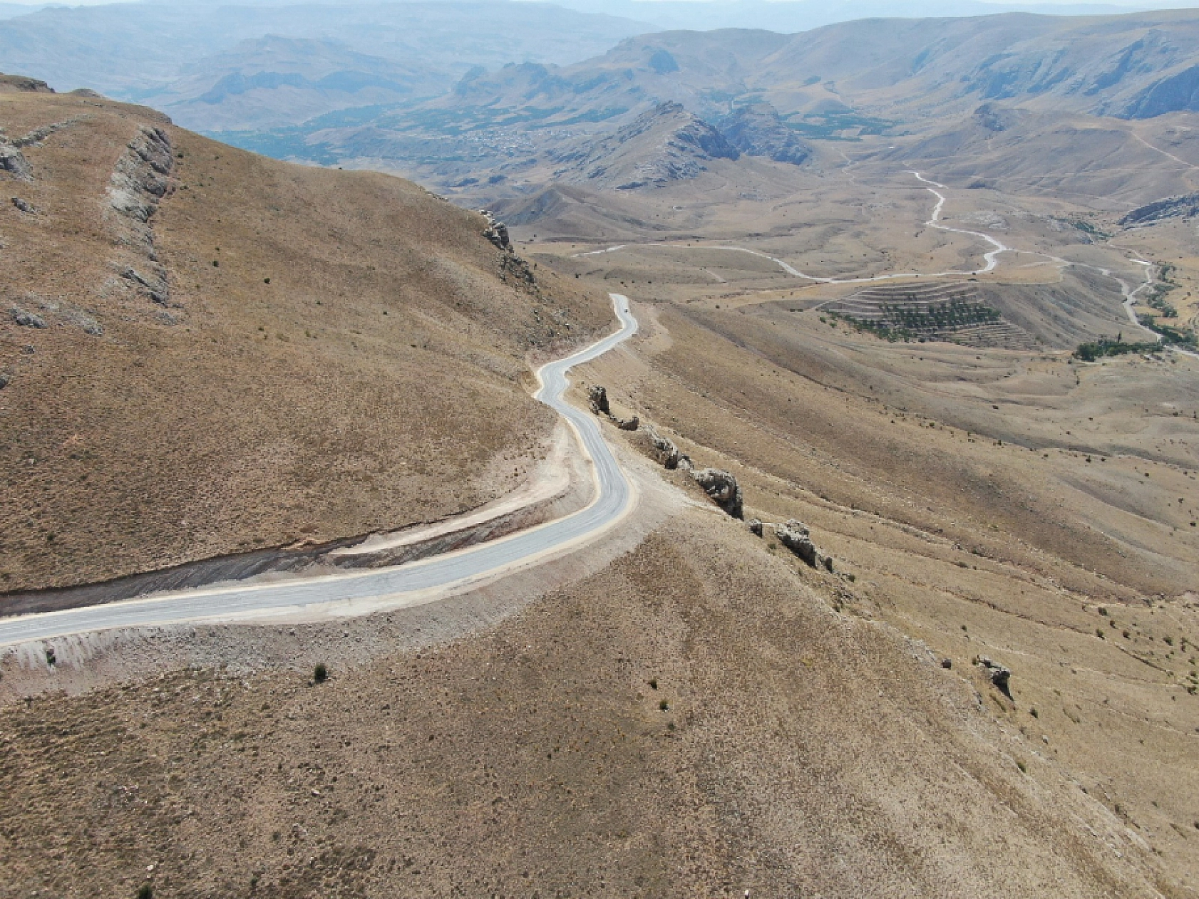 Deprem ulaşıma kapatmıştı: Malatya'da dağlar delindi, yol açıldı