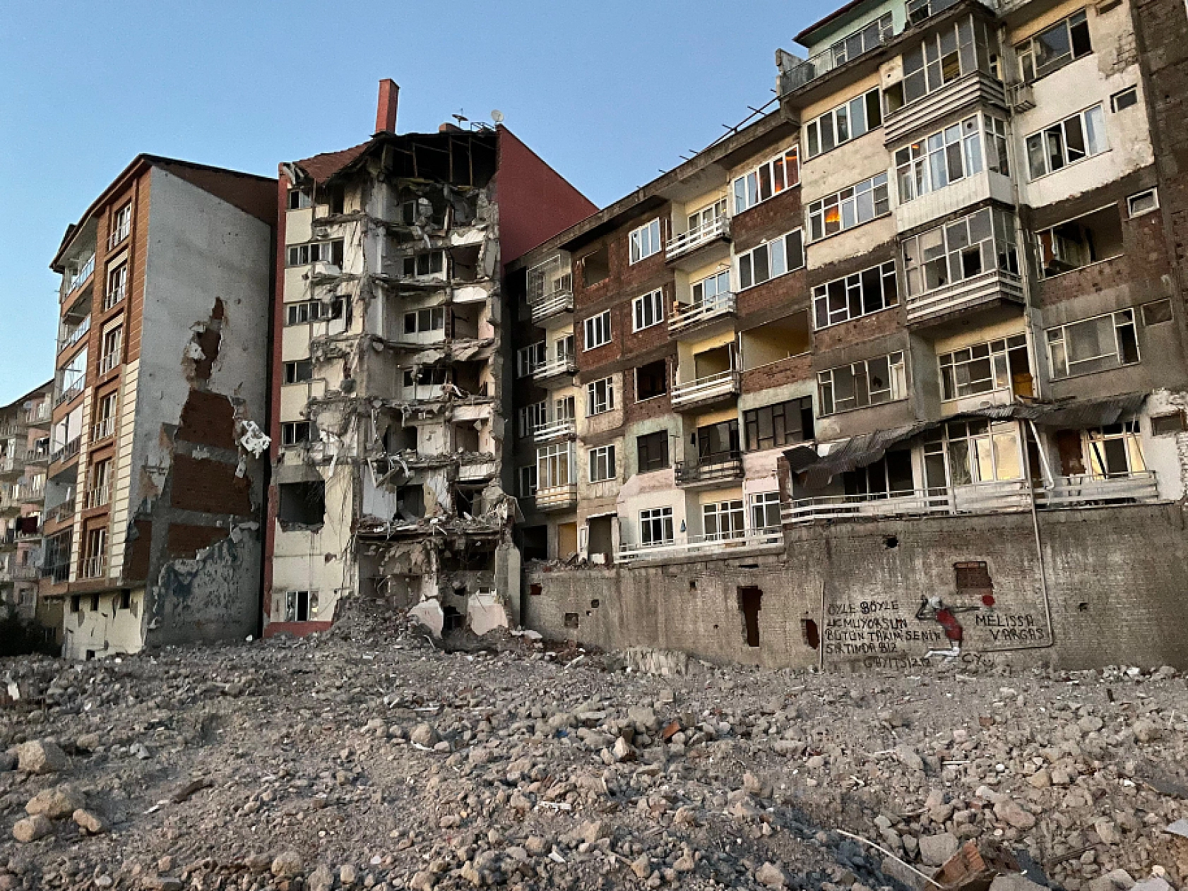 Depremin üzerinden 1000 Gün Geçti, yeni ihale açıldı | Malatya'da yıkımlar bitmiyor