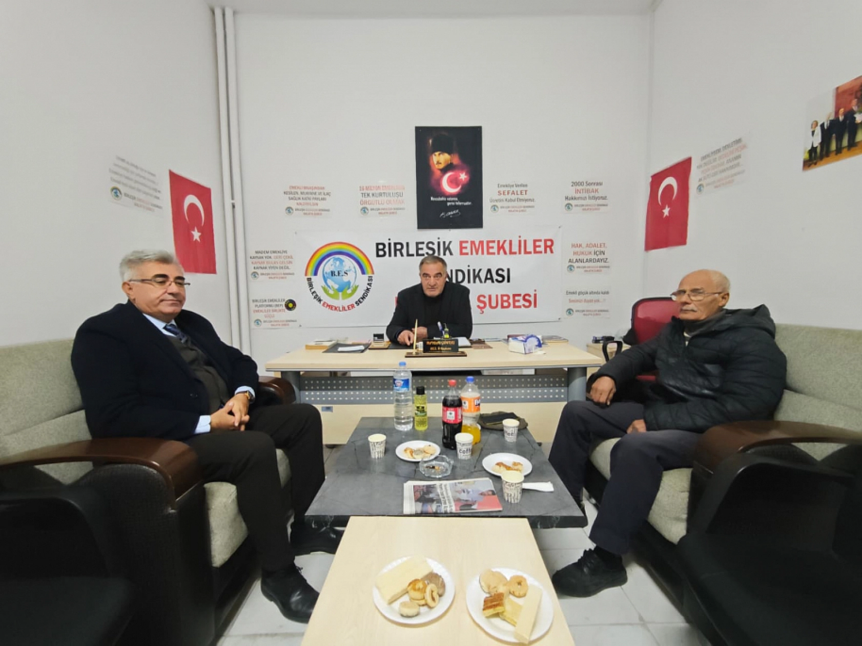 Emekli öğretmenler geçim mücadelesinde: Geçinmek giderek zorlaşıyor!