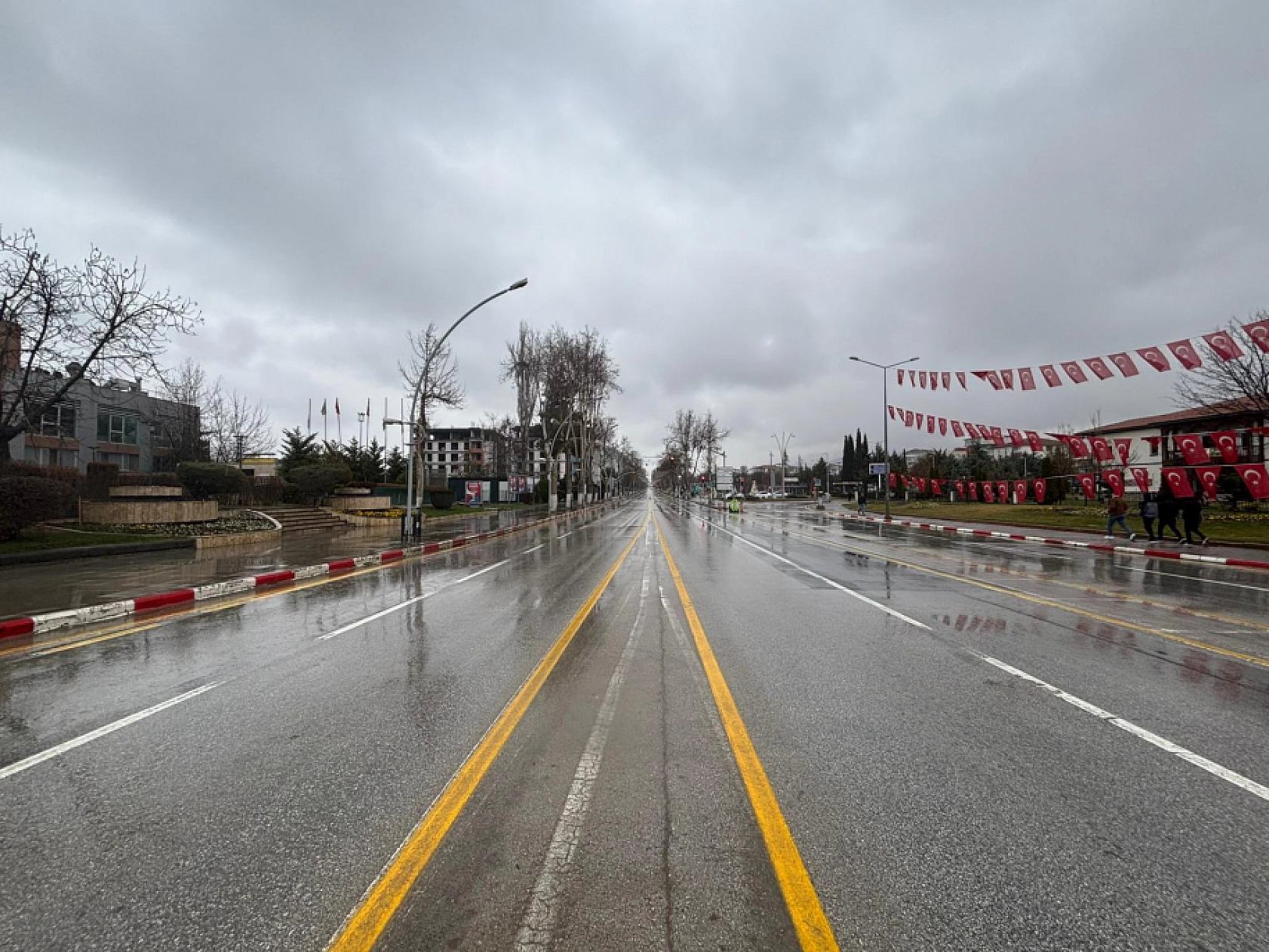 Bayram sabahında Malatya sessizliğe büründü: Yollar boş kaldı