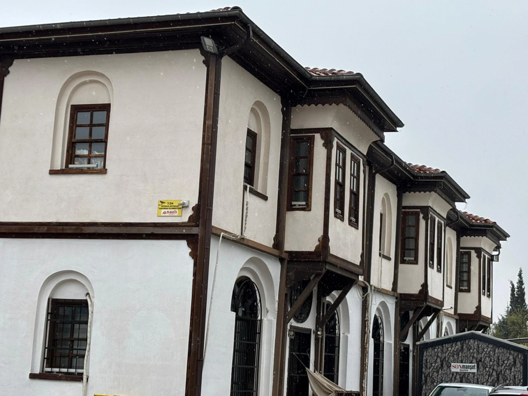 Malatya'da Mevsim Şaşırttı: Yaz Yerine Kar Geldi