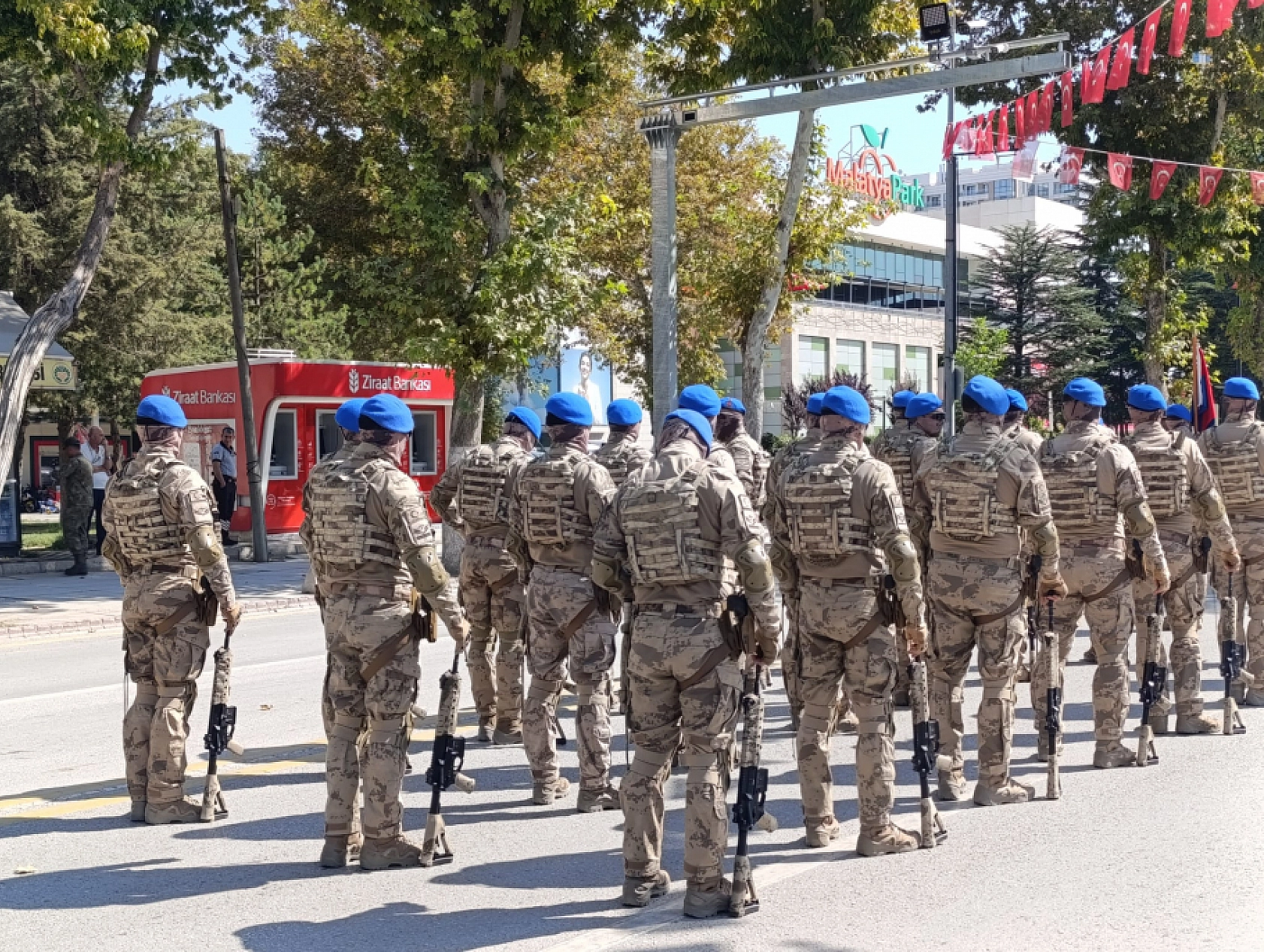 İnönü Caddesi'nde 30 Ağustos provası