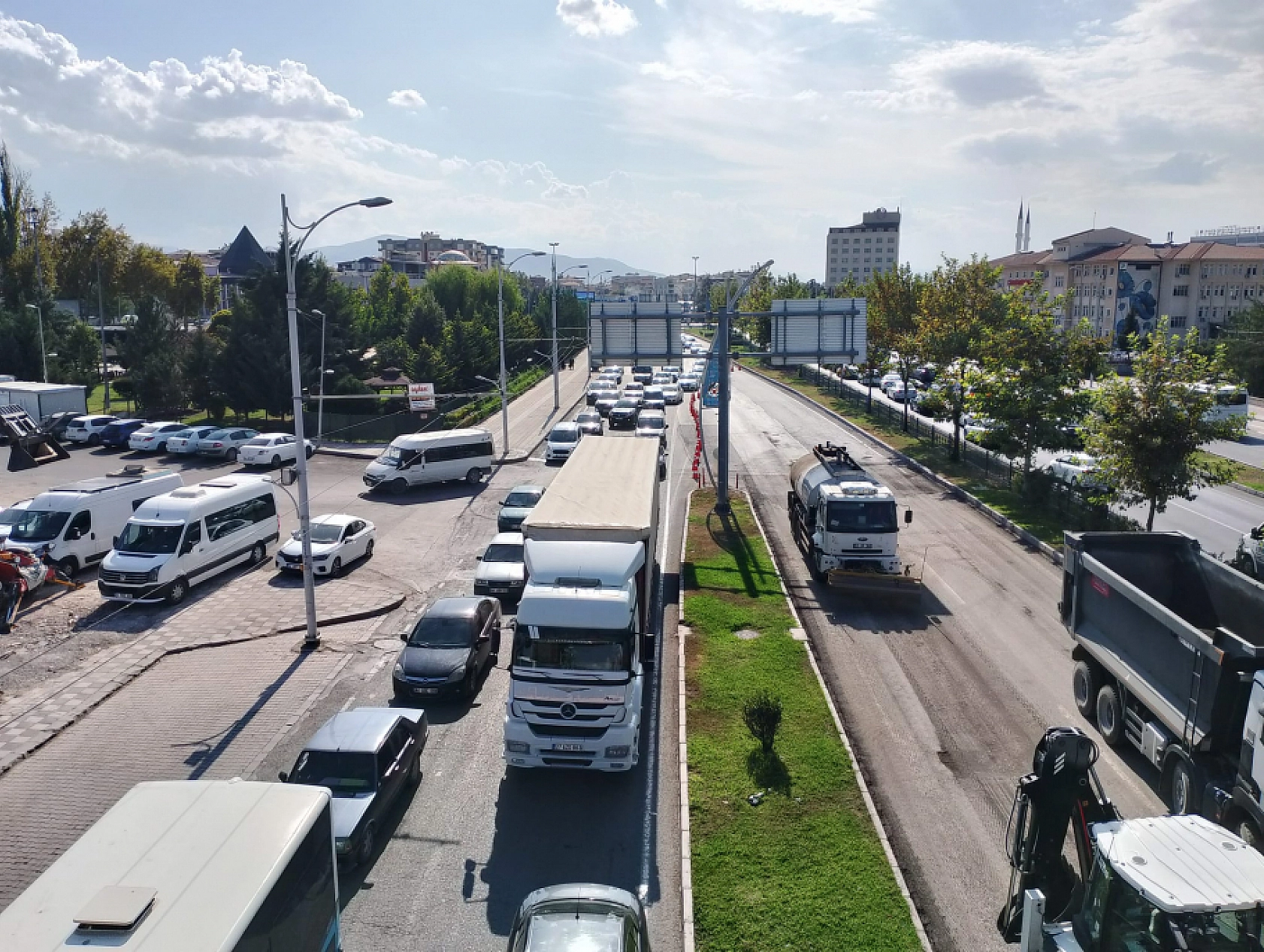 Malatya'da Çevre Yolu Kabusu: Trafik Kilitlendi, Ambulans Geçemedi!