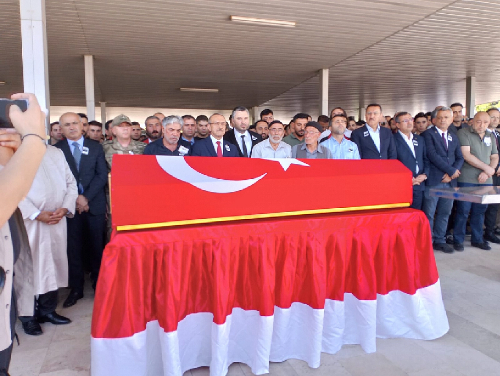 Malatya'da binlerce kişi şehidini uğurladı