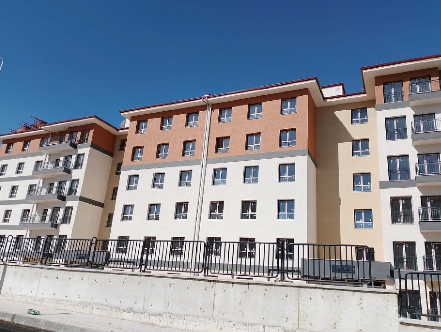 Malatya'da 662 konut ve 62 iş yeri tamamlandı: Vali Yavuz örnek daireyi tanıttı! İşte görseller...