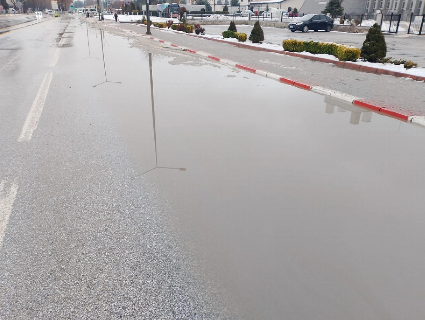 Malatya'da manzara değişmedi: Yollar göle döndü