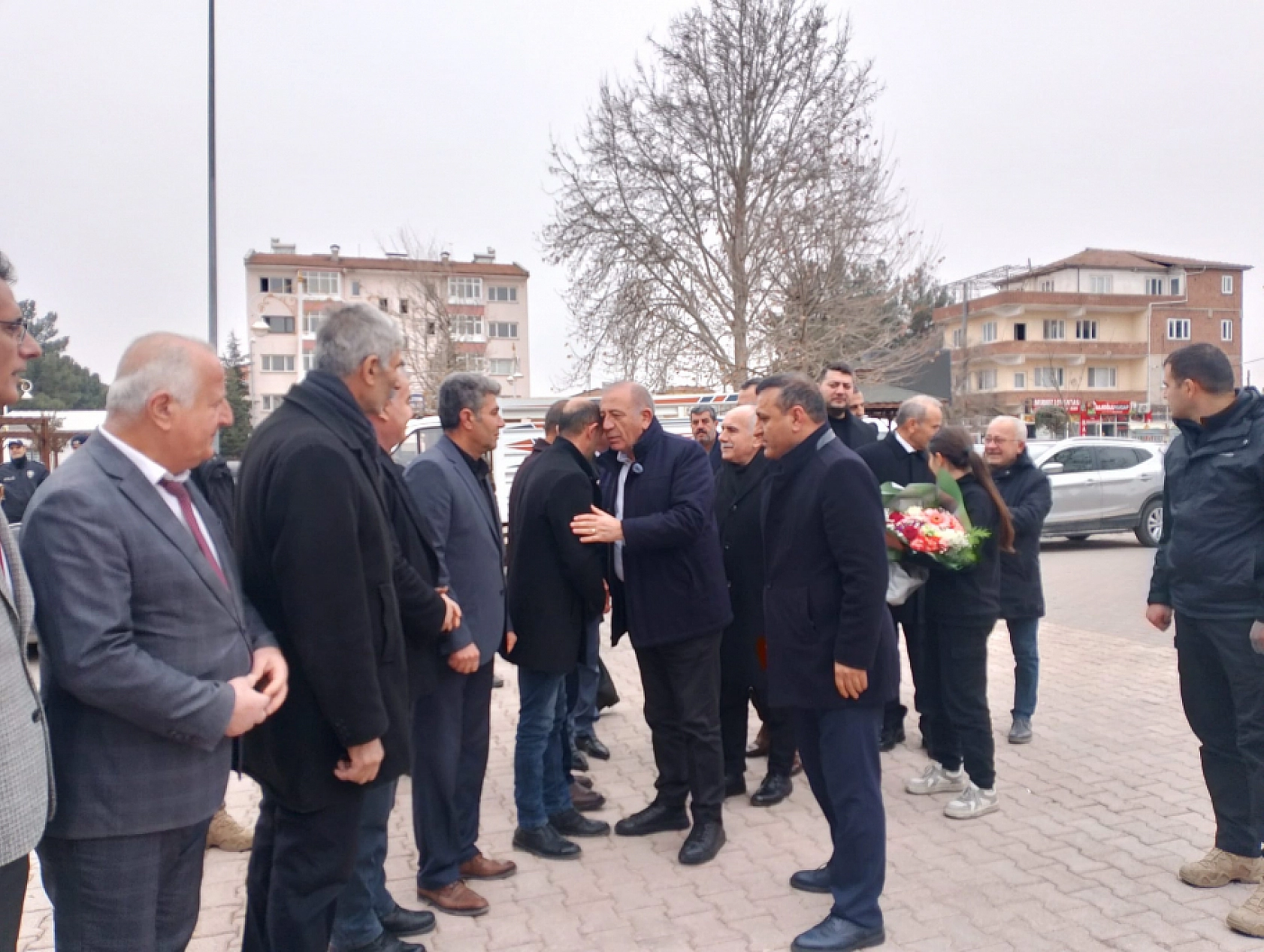 Malatya'da vekille kapışan başkana destek: 'Nerede haksızlık varsa oradayız'