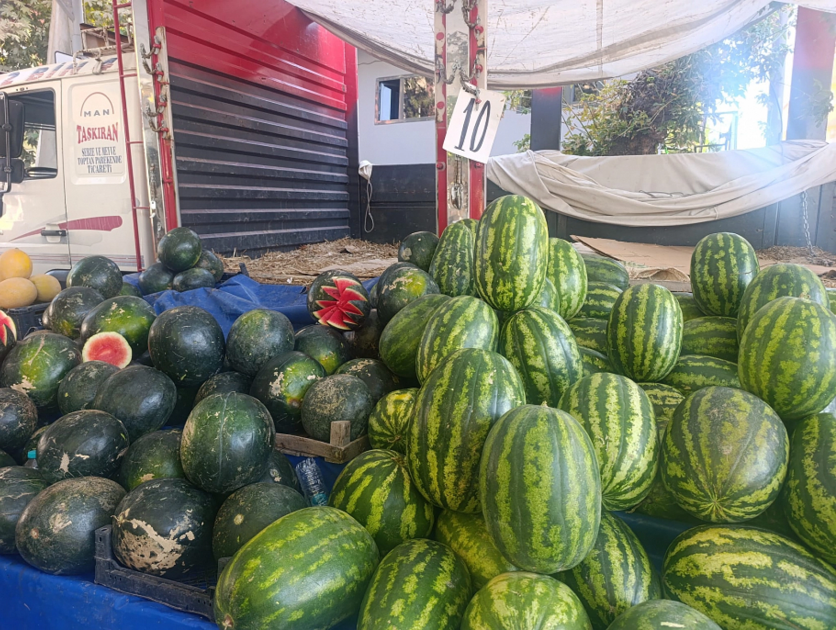 Kilosunu 10 TL'den sattılar! Malatyalılar kapış kapış götürdü